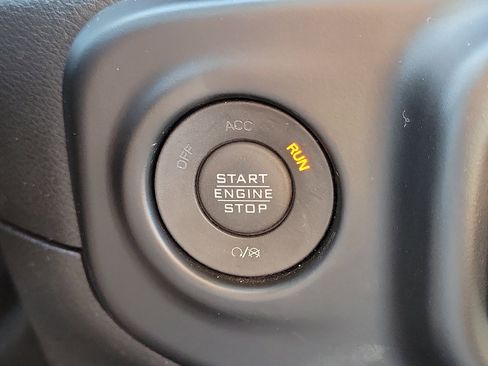 Used 2023 Jeep Wrangler Unlimited Sahara image 19