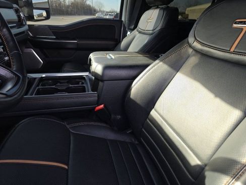 Used 2024 Ford F250 Platinum image 10