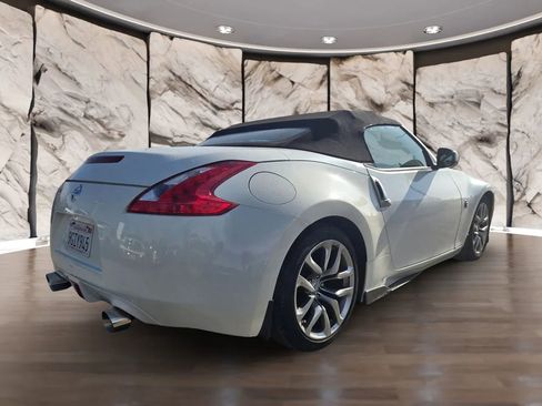 Used 2013 Nissan 370Z Roadster image 8