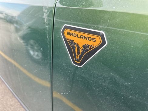 Used 2025 Ford Bronco Badlands image 6