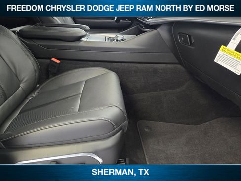 New 2026 Jeep Grand Wagoneer 2WD image 9