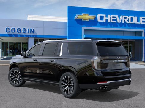 New 2026 Chevrolet Suburban High Country AWD/4WD image 3