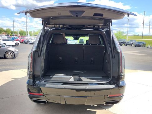 Used 2026 Cadillac Escalade Platinum Sport AWD/4WD image 22