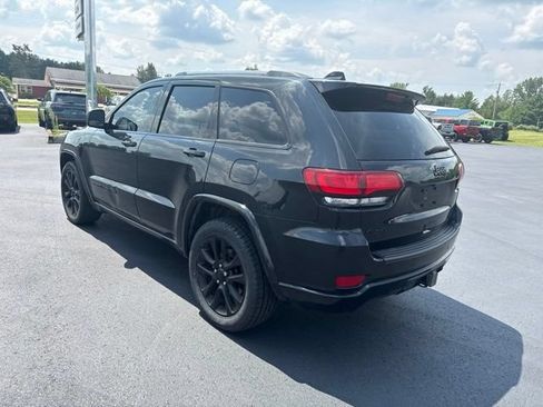 Used 2020 Jeep Grand Cherokee Altitude AWD/4WD image 3