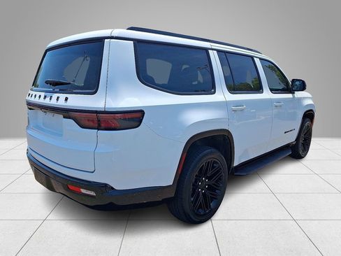 Used 2024 Jeep Wagoneer Series II AWD/4WD image 5