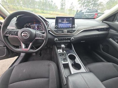 Used 2023 Nissan Altima 2.5 SV image 1