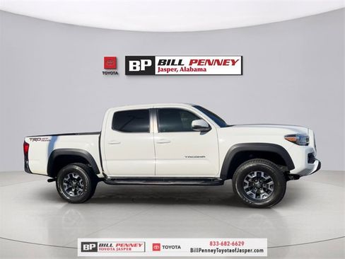 Used 2019 Toyota Tacoma TRD Off-Road image 6