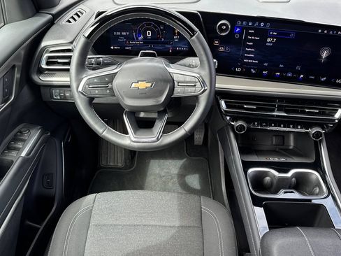 Used 2026 Chevrolet Traverse LT w/ Enhanced Driving Package AWD/4WD image 17