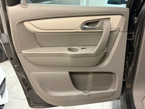 Used 2015 Chevrolet Traverse LS FWD image 17