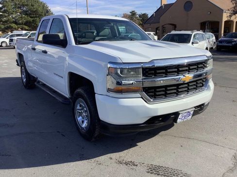 Used 2017 Chevrolet Silverado 1500 W/T w/ Trailering Package image 5