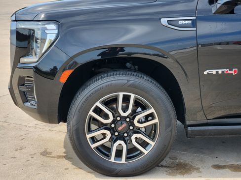 Used 2021 GMC Yukon AT4 w/ AT4 Premium Package image 8