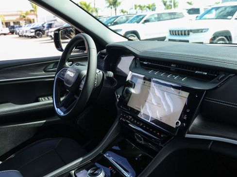 New 2026 Jeep Grand Cherokee Altitude image 20