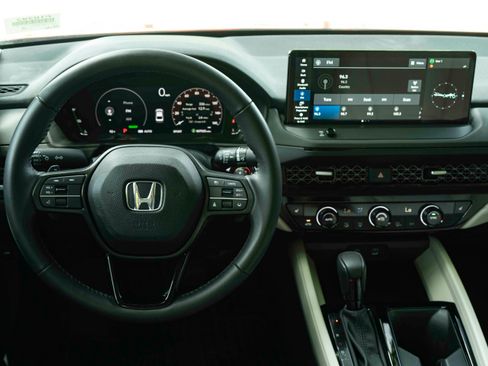 Used 2024 Honda Accord EX-L image 19