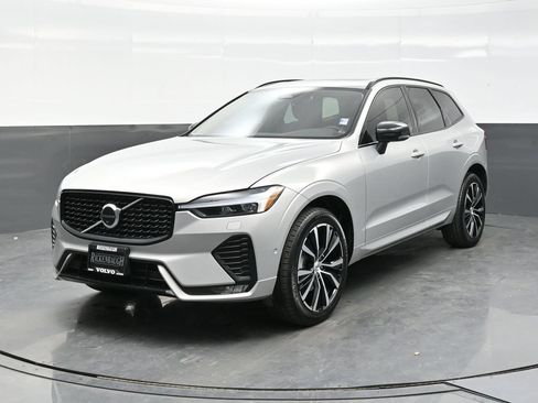 Used 2023 Volvo XC60 B5 Plus w/ Climate Package AWD/4WD image 2
