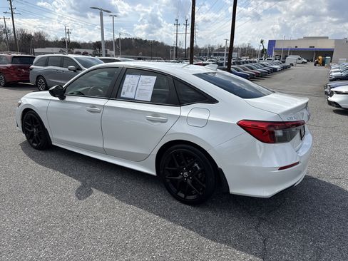 Used 2024 Honda Civic Sport image 8