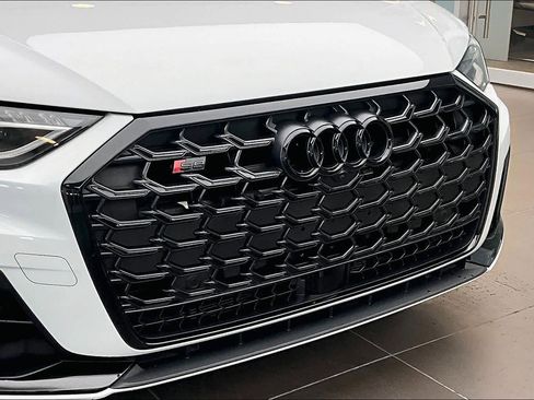 Used 2022 Audi S8 w/ S8 Comfort Plus Package image 31