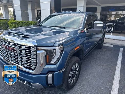 Certified 2025 GMC Sierra 3500 Denali w/ Denali Reserve Package AWD/4WD image 2