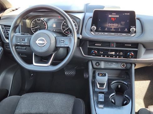 Used 2024 Nissan Rogue SV FWD image 28