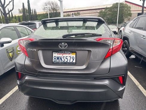 Used 2019 Toyota C-HR XLE image 3