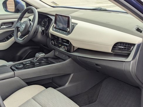 Used 2021 Nissan Rogue SV image 28