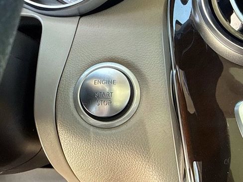 Used 2018 Mercedes-Benz GLC 300 image 32