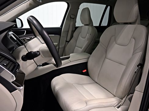 Used 2019 Volvo XC90 T6 Momentum w/ Advanced Package AWD/4WD image 5