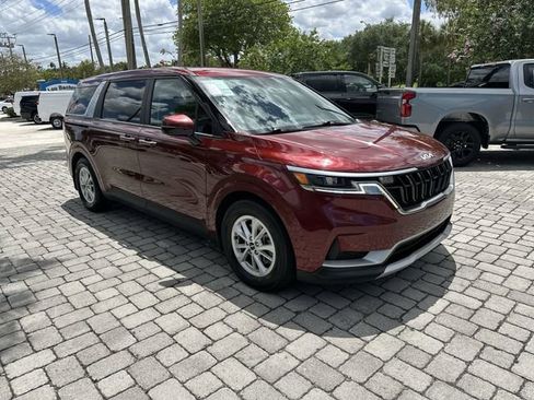 Used 2024 Kia Carnival LX FWD image 31