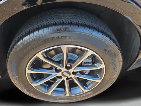 Used 2024 Cadillac XT4 Sport w/ Cold Weather Package image 32