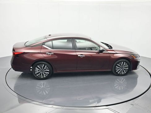Certified 2024 Nissan Altima 2.5 SV FWD image 30