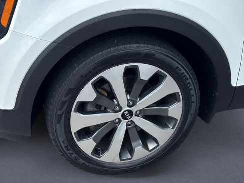 Used 2021 Kia Telluride EX w/ EX Premium Package FWD image 10