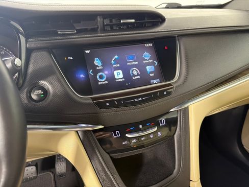 Used 2017 Cadillac XT5 FWD image 12