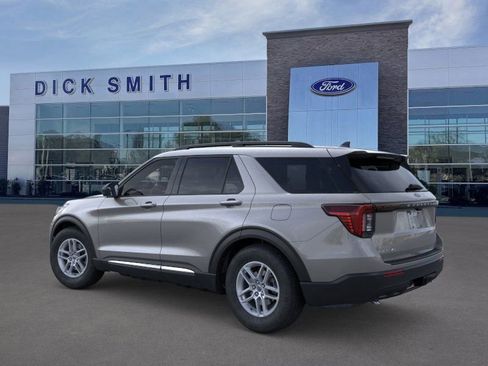 New 2025 Ford Explorer Active image 3