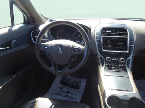 Used 2016 Lincoln MKX Reserve w/ Technology Package AWD/4WD image 12