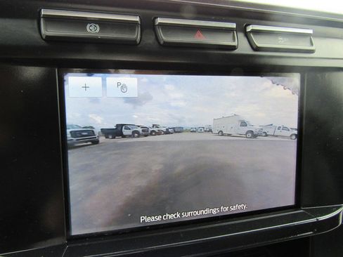 Used 2023 Ford F550 4x4 Regular Cab Super Duty image 39
