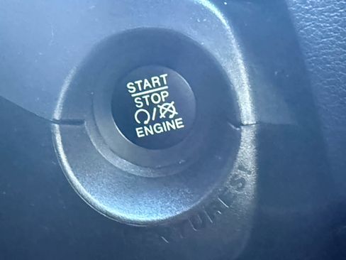 Used 2021 Jeep Renegade Sport image 13