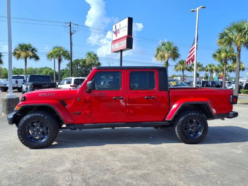 Used 2023 Jeep Gladiator Sport AWD/4WD image 9