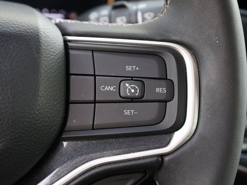 Used 2023 Jeep Wagoneer 4WD image 40