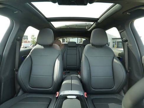 Used 2026 Mercedes-Benz GLC 300 4MATIC image 33