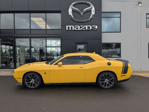 Used 2017 Dodge Challenger R/T Scat Pack w/ Leather Interior Group image 1