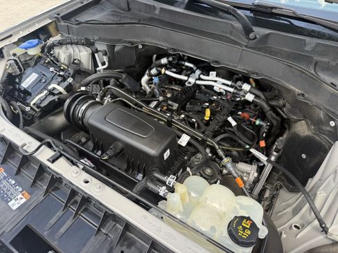 Used 2022 Ford Explorer XLT RWD image 35