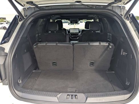 Used 2025 Ford Explorer ST AWD/4WD image 14