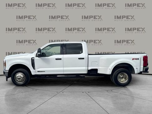 Used 2024 Ford F350 XLT AWD/4WD image 2