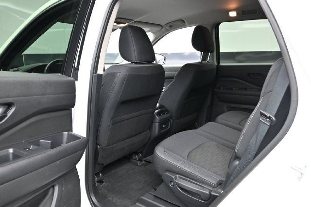 Used 2025 Nissan Pathfinder SV FWD image 20