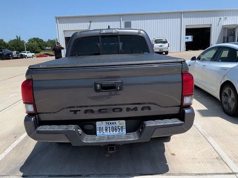Used 2018 Toyota Tacoma SR w/ SR Convenience Package RWD image 6