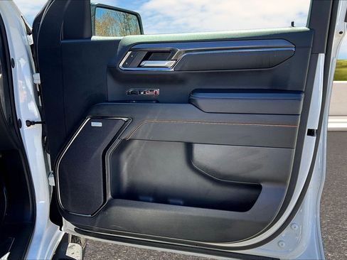Used 2024 GMC Sierra 1500 AT4 w/ Technology Package AWD/4WD image 20