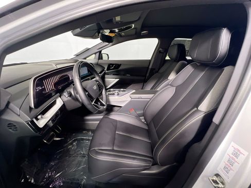 Used 2025 Cadillac Optiq Sport 1 w/ LPO, Floor Liner Package AWD/4WD image 7