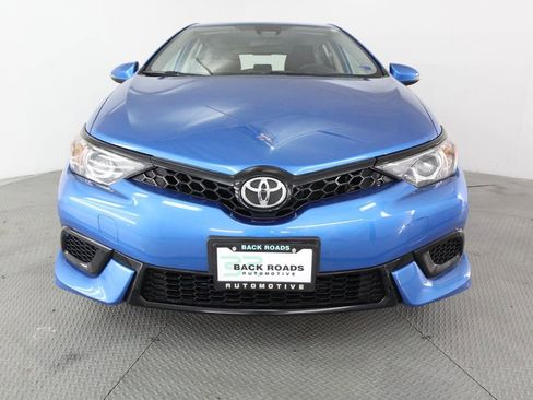 Used 2017 Toyota Corolla iM FWD image 2