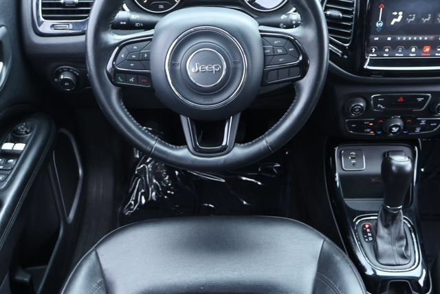 Used 2018 Jeep Compass Latitude w/ Popular Equipment Group FWD image 14