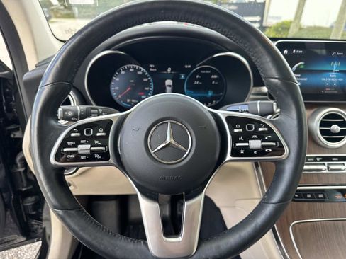 Used 2020 Mercedes-Benz GLC 300 4MATIC image 31