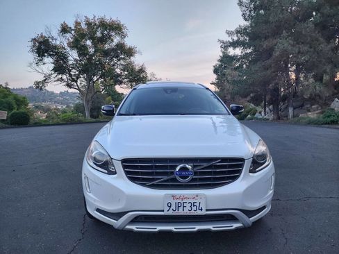 Used 2017 Volvo XC60 T6 Dynamic w/ Climate Package image 3